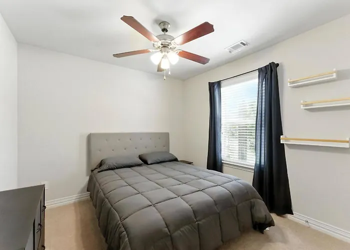 Luxury Mins To Jps & Medical Worth 3* Fort Worth